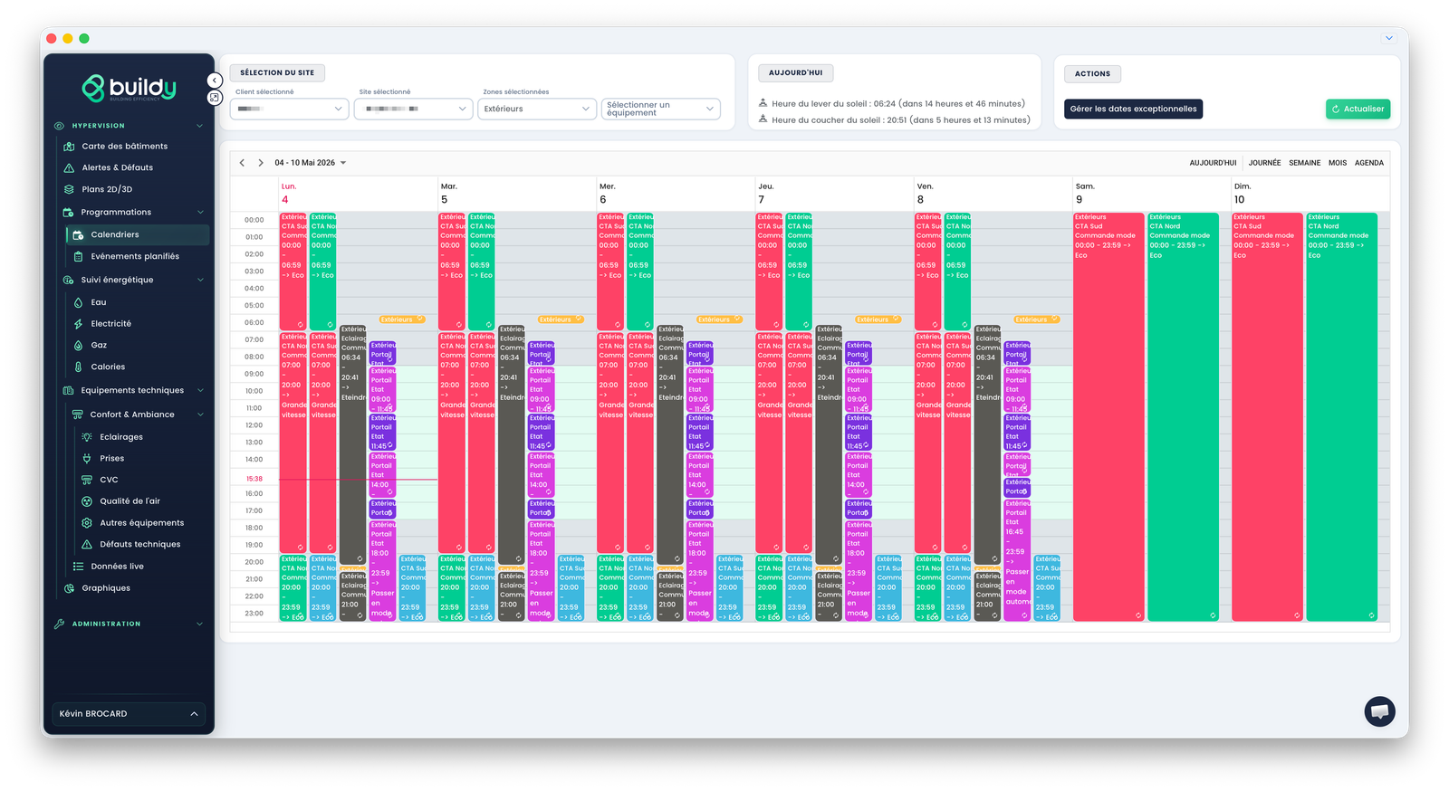 Vue calendrier des programmations horaires dans Hyperveez, avec les événements hebdomadaires affichés par équipement supervisé.
